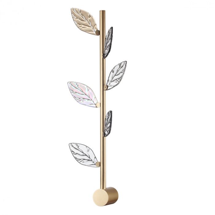 Бра с золотистой вертикальной трубкой и декоративными прозрачными листьями из стекла Sylva  матовое золото Дымчатый (Smoke) Прозрачное Стекло в Сочи | Loft Concept 
