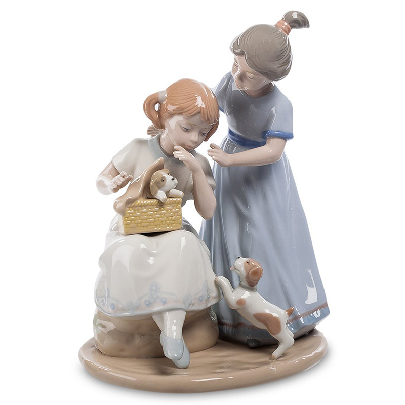 Статуэтка фарфоровая Девочки с собачками Charming Statuette Белый Бежевый Серо-голубой Серый в Сочи | Loft Concept 