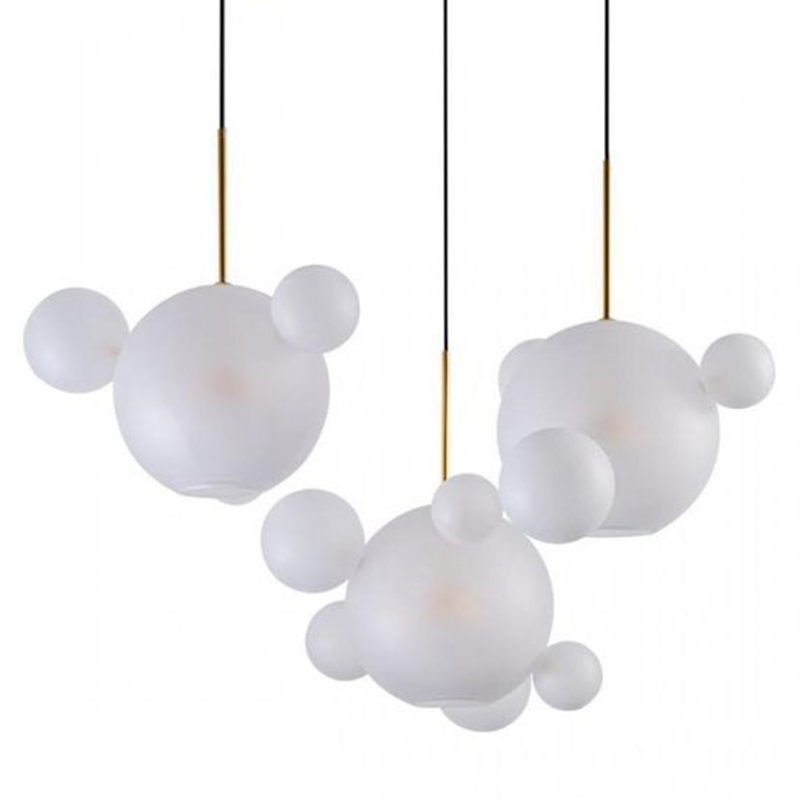 Светодиодный светильник Giopato & Coombes Bubble Chandelier Linear матовое белое стекло 3 плафона Белый Золотой в Сочи | Loft Concept 