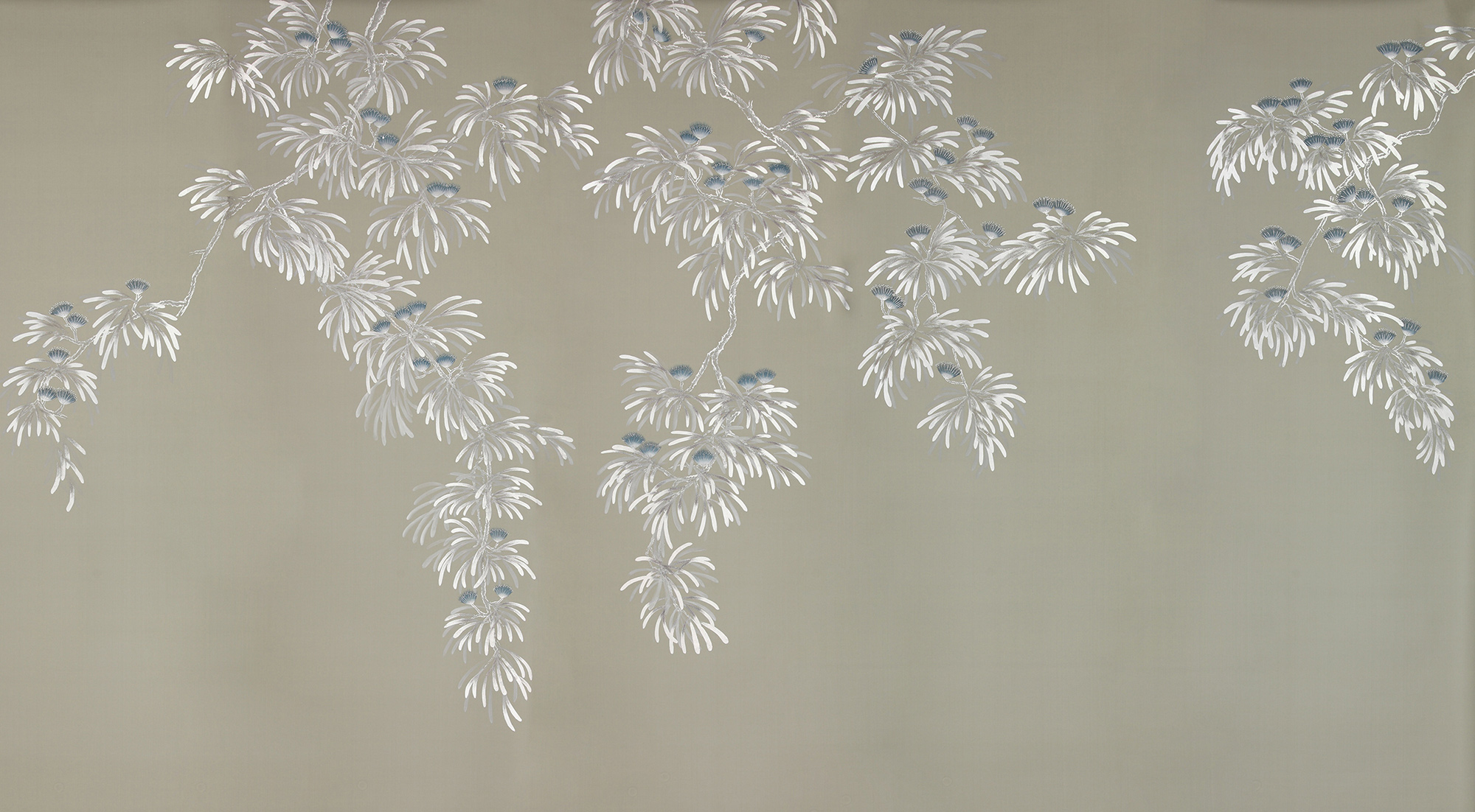 Обои ручная роспись Silk Tree Special Colourway on Pale Grey dyed silk Обои ручная роспись Silk Tree Special Colourway on Pale Grey dyed silk - постер Loft-Concept в Сочи