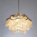 Люстра подвесная с белыми перламутровыми подвесками и изогнутыми золотистыми элементами Диаметр 60 см SHELL Chandelier варинант исполнения - 2 | Loft Concept в Сочи