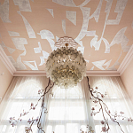 Обои ручная роспись в стиле Арт-деко Symphony Colourway SC-105 on Himalayan Rose silk dupion варинант исполнения - 1 | Loft Concept в Сочи