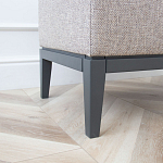 Банкетка из массива бука с бежевой обивкой из рогожки на 4-х ножках черного цвета Fjord варинант исполнения - 4 | Loft Concept в Сочи