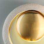 Бра с бежевым текстурным кольцом и латунным шаром в центре Tactile  варинант исполнения - 6 | Loft Concept в Сочи