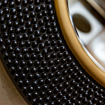 Зеркало в черной фактурной раме с золотым кантом Summon the Light варинант исполнения - 2 | Loft Concept в Сочи