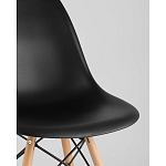 Пластиковый стул на ножках из массива бука Eames Black варинант исполнения - 2 | Loft Concept в Сочи