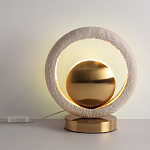 Настольная лампа с бежевым текстурным кольцом и латунным шаром в центре Tactile   варинант исполнения - 3 | Loft Concept в Сочи