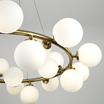 Кольцевая люстра с белыми стеклянными  плафонами в форме шара Berries Chandelier варинант исполнения - 3 | Loft Concept в Сочи