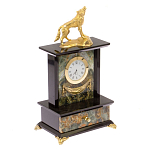 Часы настольные с декором в виде волка из натурального камня Офиокальцит Wolf Stone Clock варинант исполнения - 2 | Loft Concept в Сочи