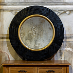 Зеркало в черной фактурной раме с золотым кантом Summon the Light варинант исполнения - 4 | Loft Concept в Сочи