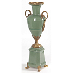 Ваза зеленого цвета из фарфора на высокой подставке с бронзовыми ручками Eden Garden porcelain and bronze варинант исполнения - 2 | Loft Concept в Сочи