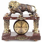 Часы настольные из креноида и бронзы с декором в виде льва Lion Stone Clock варинант исполнения - 1 | Loft Concept в Сочи