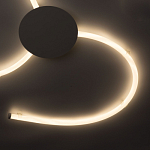 Люстра белого цвета с тремя изогнутыми светодиоидными плафонами Luke Lampco Tracer Lamp варинант исполнения - 5 | Loft Concept в Сочи