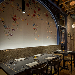 Обои ручная роспись Falling Flowers Standard colourway on Pale Grey dyed silk варинант исполнения - 2 | Loft Concept в Сочи