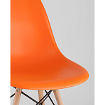 Пластиковый стул на ножках из массива бука Eames Orange варинант исполнения - 2 | Loft Concept в Сочи