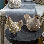 Статуэтка курица с резными белыми цветами на бежевой фактурной поверхности Rustic Chicken варинант исполнения - 4 | Loft Concept в Сочи