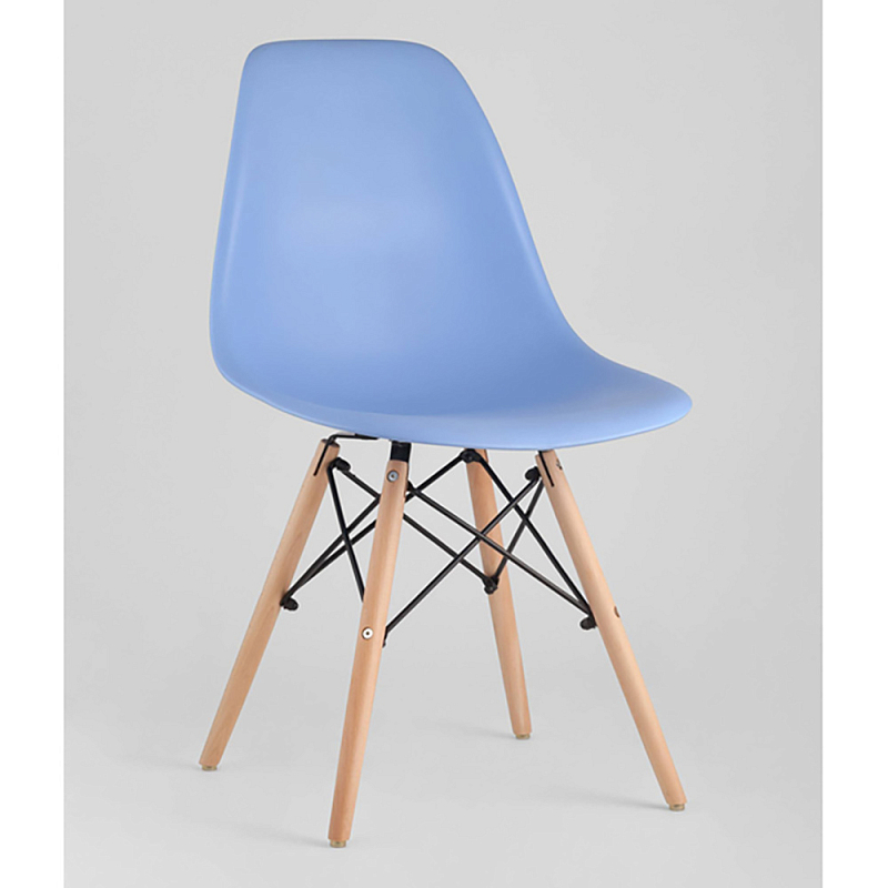 Пластиковый стул на ножках из массива бука Eames Blue Голубой Древесина в Сочи | Loft Concept 