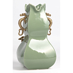 Ваза зеленого цвета из фарфора с бронзовыми ручками в виде драконов и рельефным цветочным декором Eden Garden porcelain and bronze варинант исполнения - 4 | Loft Concept в Сочи