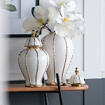 Ваза с золотыми полосами на белом фоне Chinoiserie Ceramics варинант исполнения - 2 | Loft Concept в Сочи