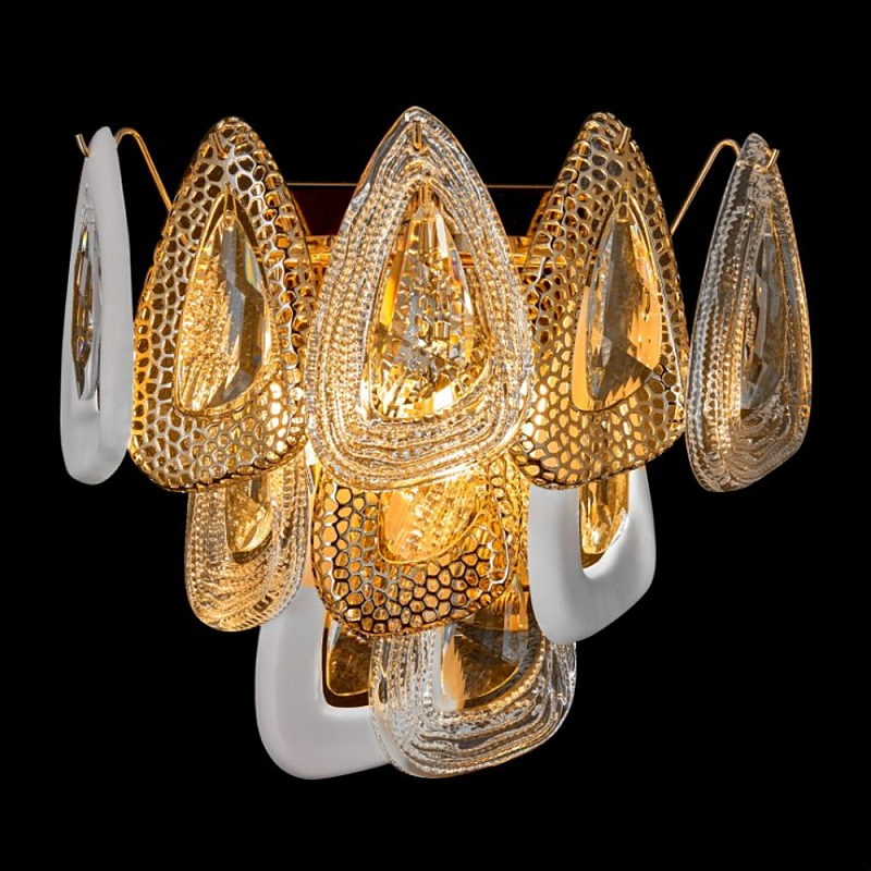 Бра с белыми и прозрачными подвесками Character Chandelier Золотой Прозрачный Белый Бра с белыми и прозрачными подвесками Character Chandelier Золотой Прозрачный Белый в Сочи | Loft Concept
