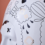 Ваза с декоративными лицами и графическими элементами в виде сердец и символов Faces of Imagination варинант исполнения - 9 | Loft Concept в Сочи