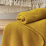 Плед из хлопка жемчужной вязки горчичного цвета Waffle Comfort варинант исполнения - 7 | Loft Concept в Сочи