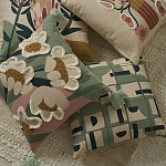 Подушка декоративная зеленого цвета с геометрическим рисунком Divine Abstractions варинант исполнения - 8 | Loft Concept в Сочи