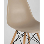 Пластиковый стул на ножках из массива бука Eames Beige варинант исполнения - 2 | Loft Concept в Сочи