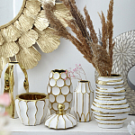 Ваза белая с рельефной поверхностью и золотыми полосами Vase Beehive варинант исполнения - 7 | Loft Concept в Сочи