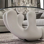 Дизайнерский журнальный стол с круглой прозрачной столешницей на белом фигурном основании Luqak варинант исполнения - 4 | Loft Concept в Сочи