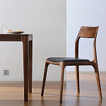 Стул деревянный с мягким сиденьем из черной натуральной кожи Moon Walnut Furniture варинант исполнения - 5 | Loft Concept в Сочи