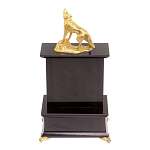 Часы настольные с декором в виде волка из натурального камня Офиокальцит Wolf Stone Clock варинант исполнения - 4 | Loft Concept в Сочи