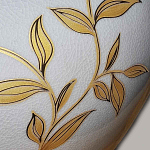 Настольная лампа с фарфоровым основанием бежевого цвета с рисунком и плиссированным абажуром на темной подставке Elstead Lighting варинант исполнения - 9 | Loft Concept в Сочи