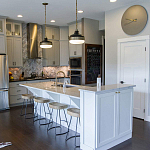 Подвесной светильник с круглым белым плафоном в индустриальном стиле Feiss варинант исполнения - 7 | Loft Concept в Сочи