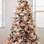 Заснеженная Новогодняя Ель с золотыми листьями и цветами в комплекте варинант исполнения - 1 | Loft Concept в Сочи