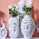 Ваза с декоративными лицами и графическими элементами в виде сердец и символов Faces of Imagination варинант исполнения - 2 | Loft Concept в Сочи