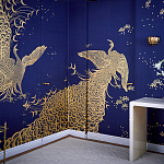 Обои ручная роспись в стиле Арт-деко Whistler Peacocks Colourway SC-100 on Empire Blue dyed silk варинант исполнения - 2 | Loft Concept в Сочи