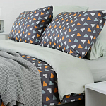 Постельное белье из сатина с принтом треугольники 150х200 см Triangular Dreams варинант исполнения - 7 | Loft Concept в Сочи