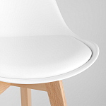 Стул с основой из пластика и мягким сиденьем Arvika White варинант исполнения - 7 | Loft Concept в Сочи