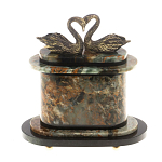 Часы настольные из натурального камня с декором в виде двух лебедей Swans Stone Clock варинант исполнения - 3 | Loft Concept в Сочи