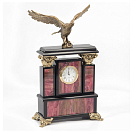 Часы настольные из родонита и бронзы с декором в виде орла Eagle Stone Clock варинант исполнения - 2 | Loft Concept в Сочи
