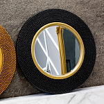 Зеркало в черной фактурной раме с золотым кантом Summon the Light варинант исполнения - 7 | Loft Concept в Сочи