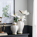 Ваза белая с крышкой и золотистыми вертикальными полосками Chinoiserie Ceramics варинант исполнения - 1 | Loft Concept в Сочи