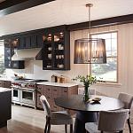 Люстра цвета латунь с 6-ю лампами свечами внутри цилиндрического абажура из черных металлических реек Kichler варинант исполнения - 8 | Loft Concept в Сочи