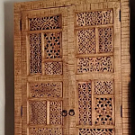 Этнический шкаф с орнаментом резьба из дерева Indian Antique Furniture варинант исполнения - 1 | Loft Concept в Сочи