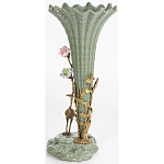 Ваза зеленая фарфоровая с волнистым краем с бронзовой фигуркой журавля Eden Garden  варинант исполнения - 2 | Loft Concept в Сочи