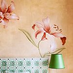 Обои ручная роспись Lilium Special Colourway on yellow painted silk варинант исполнения - 2 | Loft Concept в Сочи