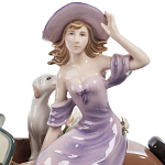 Статуэтка фарфоровая Девушка с автомобилем Charming Statuette варинант исполнения - 1 | Loft Concept в Сочи