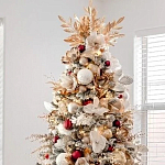 Заснеженная Новогодняя Ель с золотыми листьями и цветами в комплекте варинант исполнения - 2 | Loft Concept в Сочи