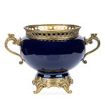 Ваза темно-синяя фарфоровая на бронзовой подставке с ажурным ободком и изогнутыми ручками Eden Garden варинант исполнения - 1 | Loft Concept в Сочи